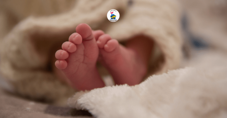 ခွက်ဖြင့်မိခင်နို့တိုက်ကျွေးနည်း (Video)